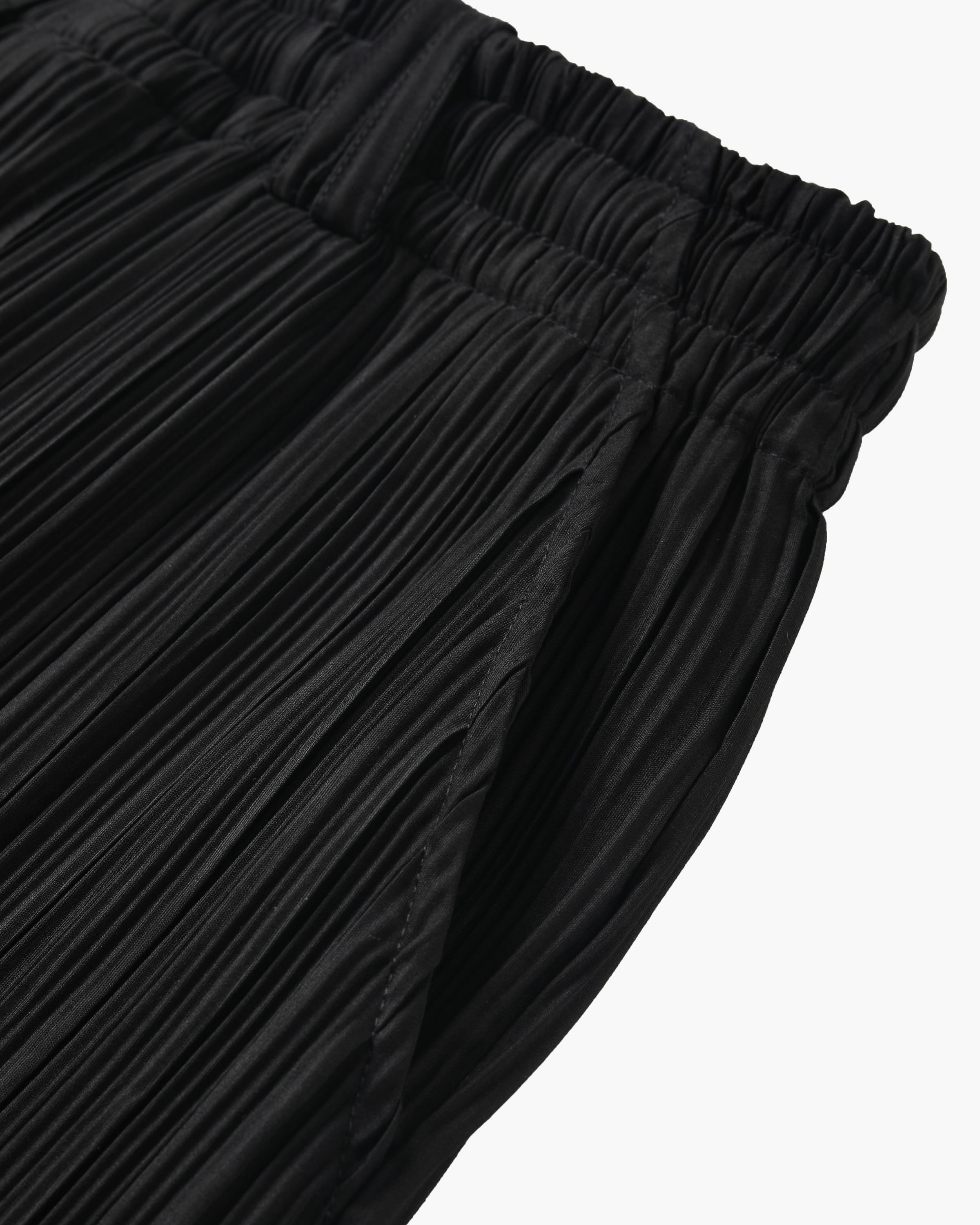 Buy online Black Solid Ankle Length Pleated Trouser from bottom wear for  Women by Visit Wear for ₹339 at 83% off | 2024 Limeroad.com