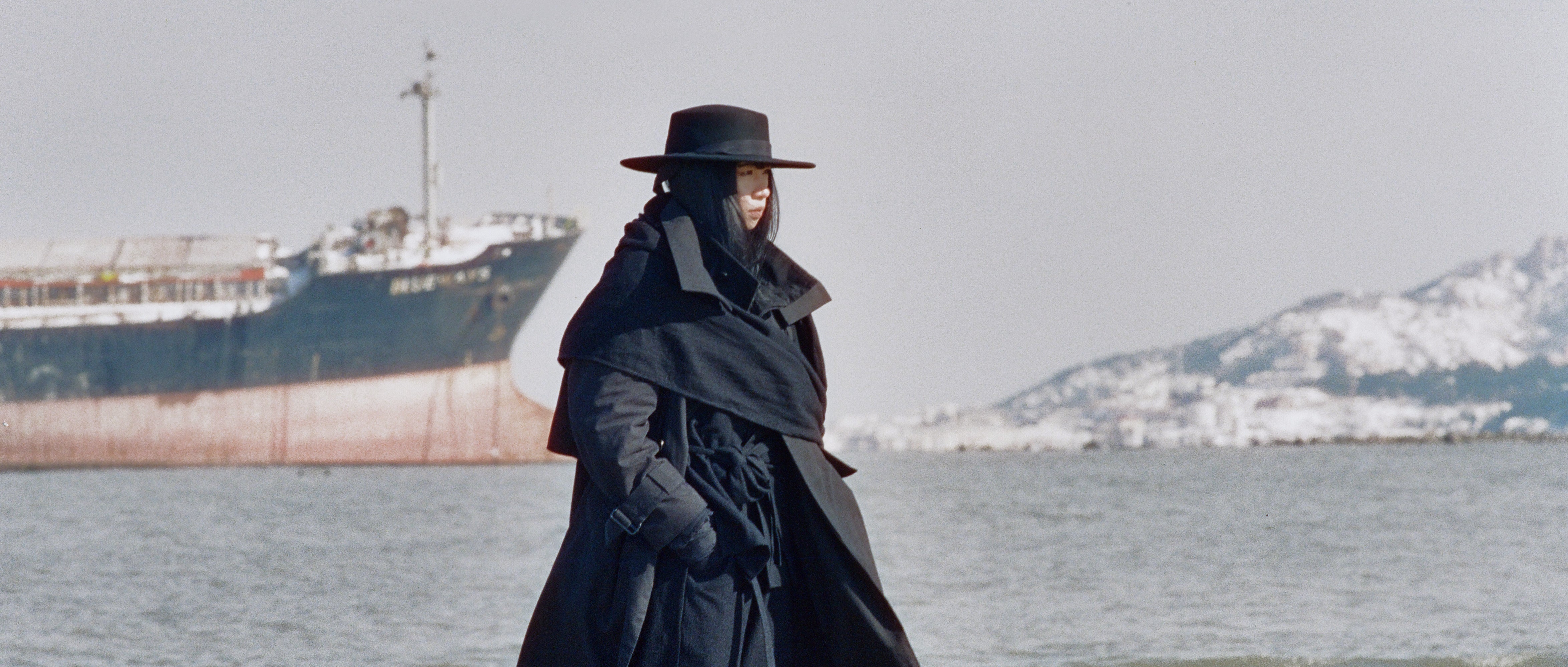 amur-coat-17-cinematic.jpg?v=